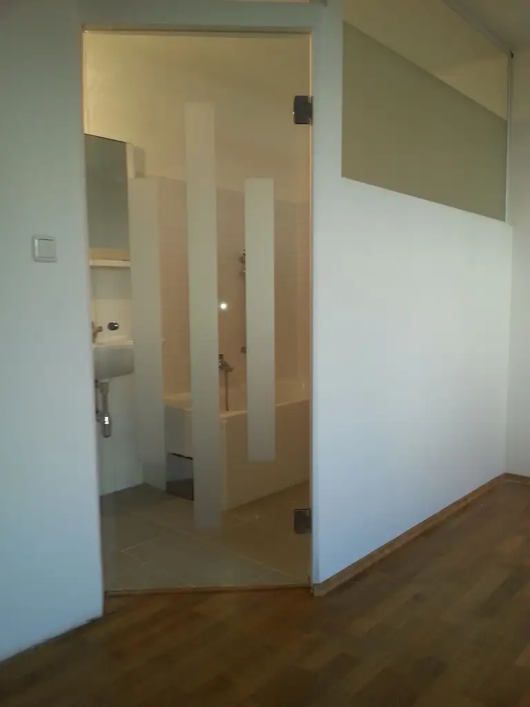 Traumhaftes Mehrfamilienhaus in Mistelbach – 3 Wohneinheiten, top gepflegt, mit Stadtblick und Weinkeller!