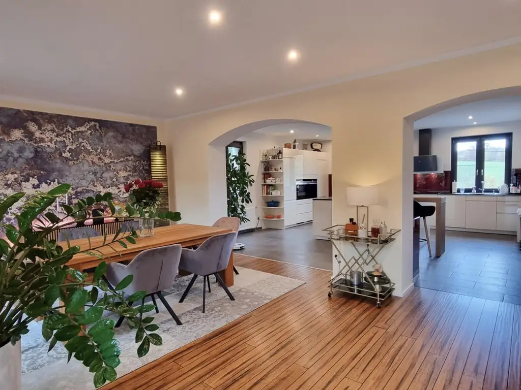 FAMILIENDOMIZIL MIT SCHWIMMTEICH