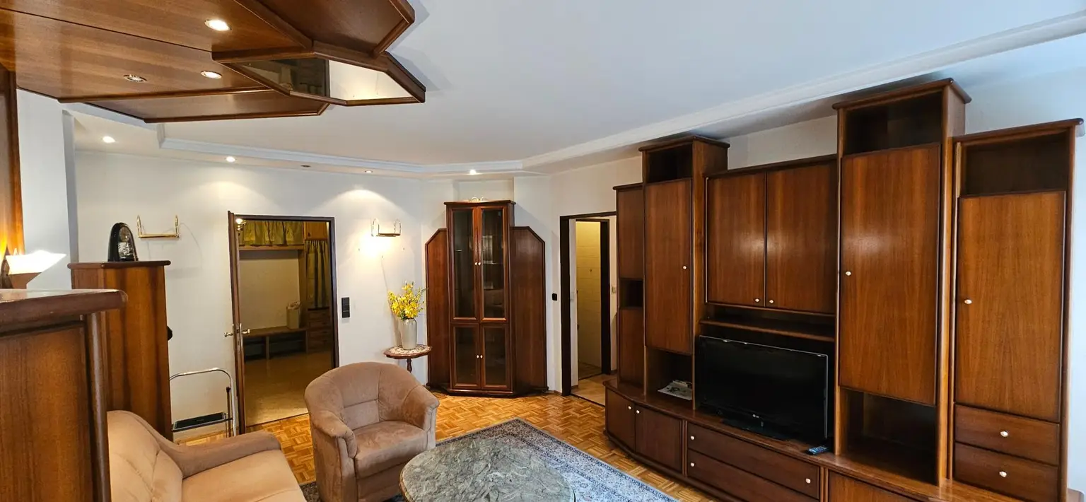 4- Zimmer Wohnung mit Balkon in urbaner Lage!