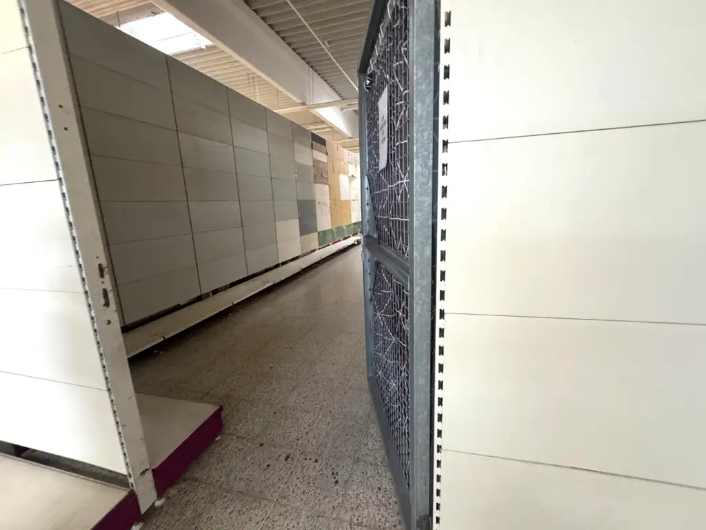 Hochfrequentierte Gewerbeimmobilie-ehemalige Forstinger-Filiale in Top-Lage