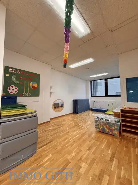 VOLL AUSGESTATTETER KINDERGARTEN IN TOP-LAGE IM INDUSTRIEGEBIET LIESING – IDEAL FÜR ELTERN AM ARBEITSPLATZ
