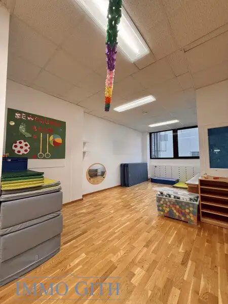 VOLL AUSGESTATTETER KINDERGARTEN IN TOP-LAGE IM INDUSTRIEGEBIET LIESING – IDEAL FÜR ELTERN AM ARBEITSPLATZ