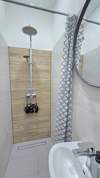 1. Zimmer Wohnung, Altbauwohnung