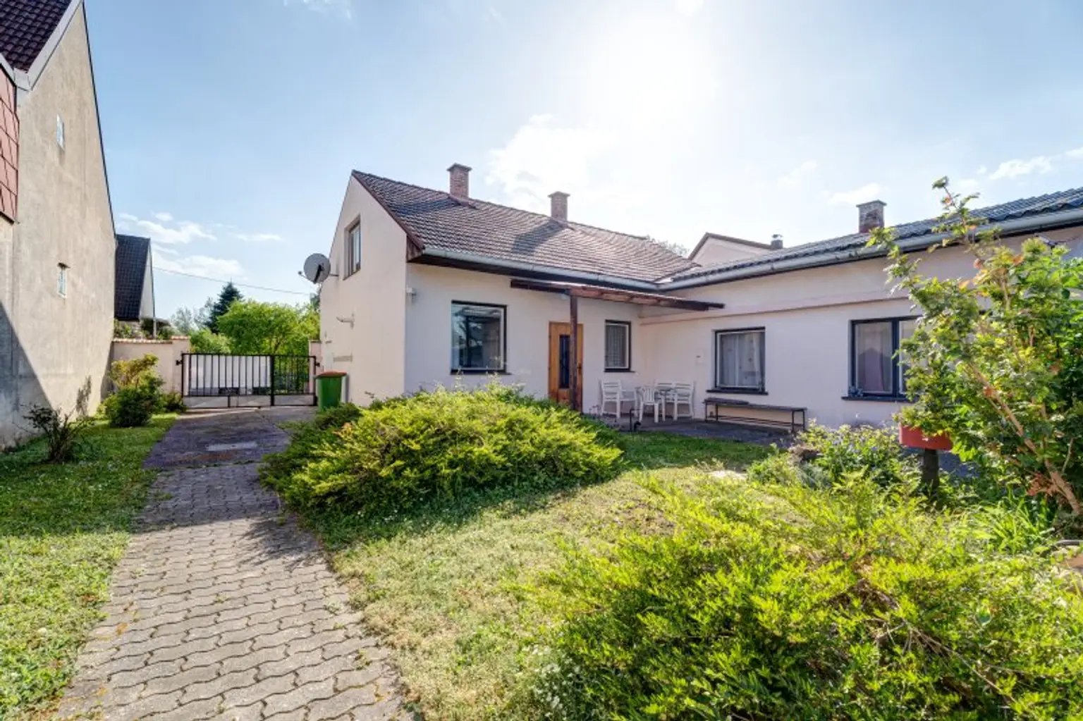 Innenseite Hof, vorderer Teil Grundstück