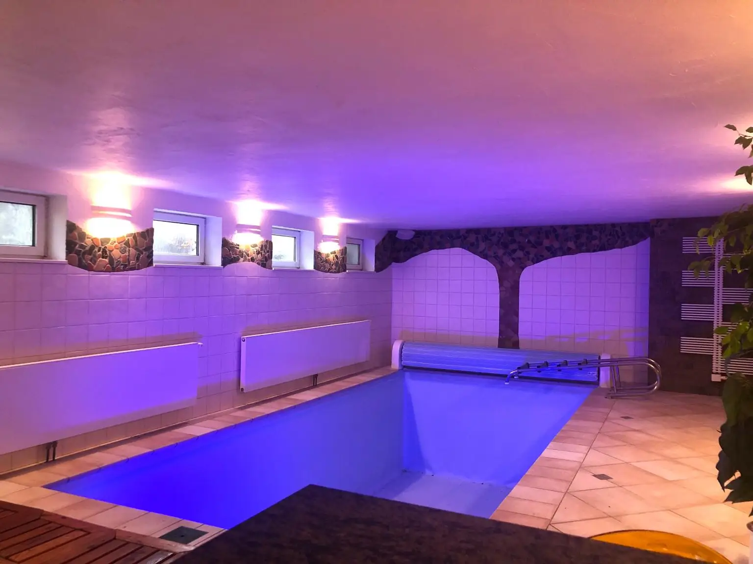 Pool mit LED Beleuchtung