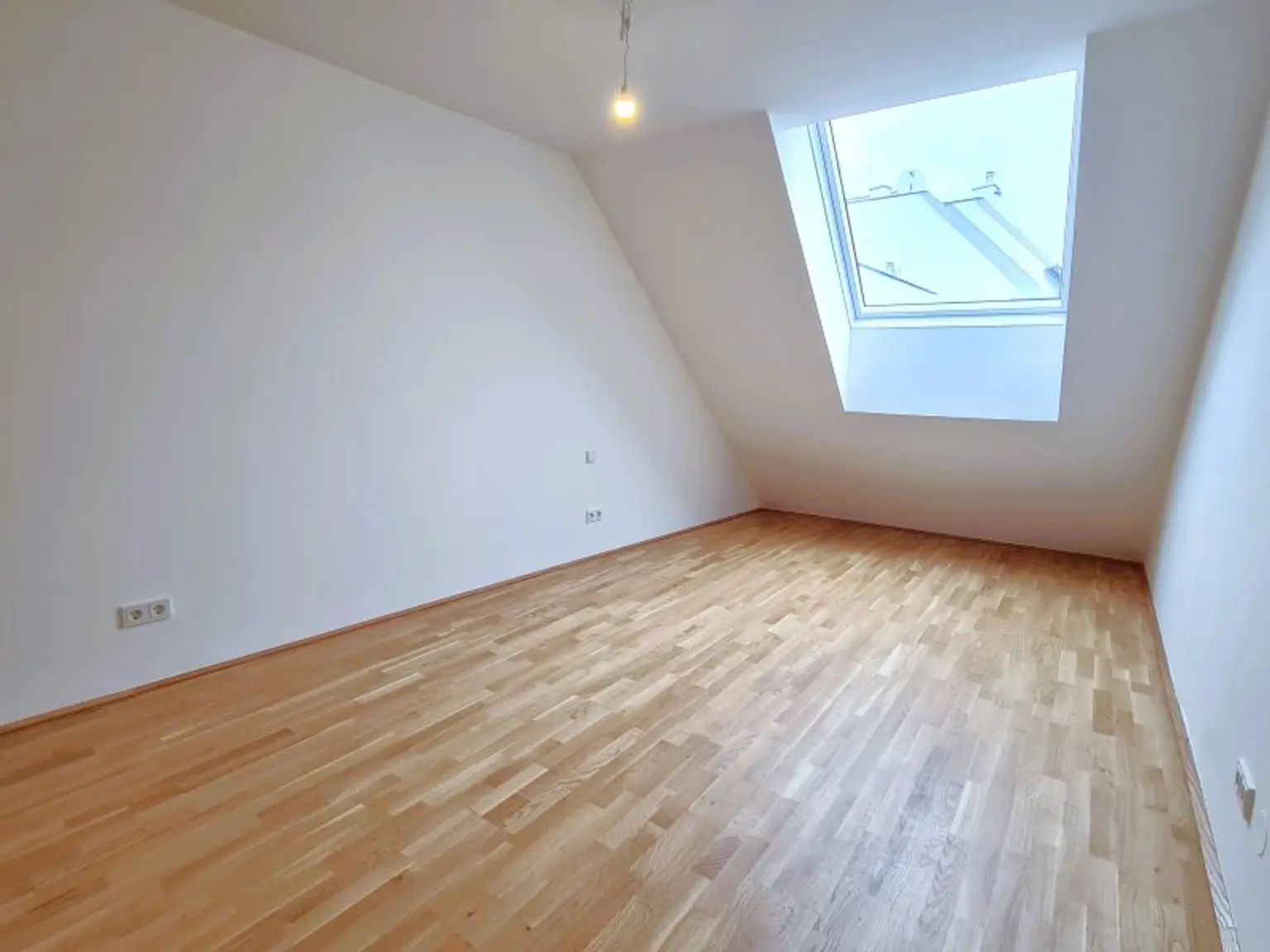 Großzügige 2 Zimmerdachgeschosswohnung + Terrasse in absoluter Ruhelage! Tolle Lage - U1 Kagranerplatz! Nähe Alte Donau&Donauzentrum!