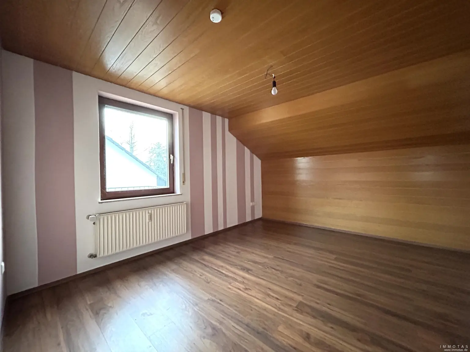 Schlafzimmer DG