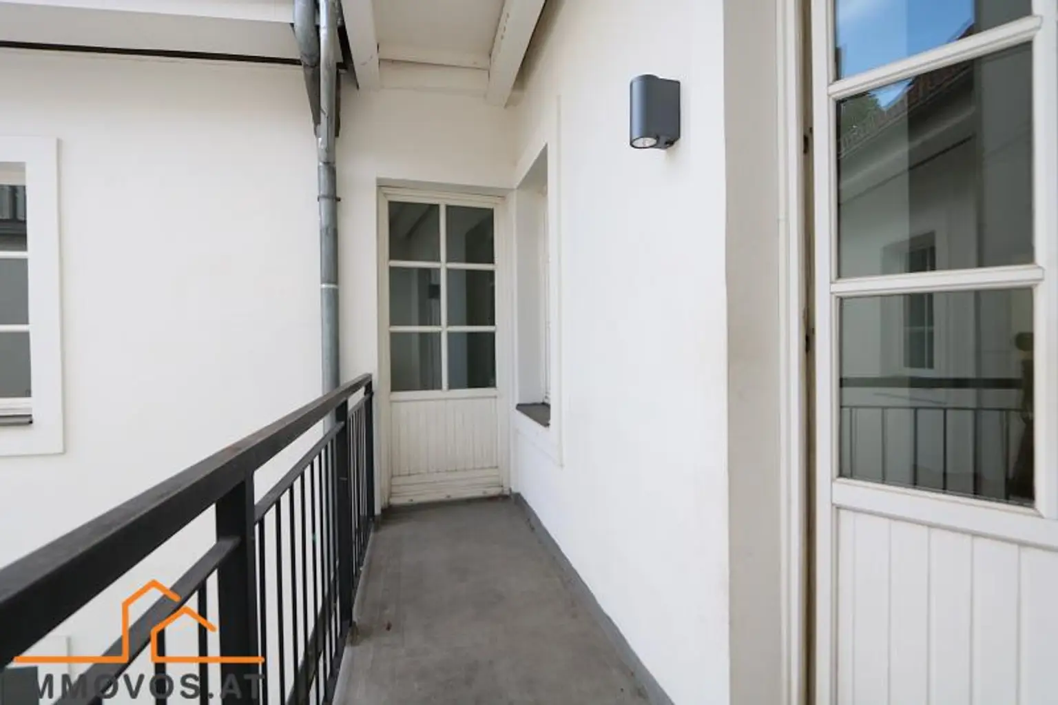 Loggia-Balkon mit 2 Zugängen