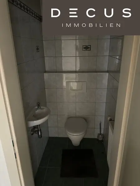 + + + verbindbare Erdgeschossflächen ca. 210 m² + + + SCHLOSS HETZENDORF + + +