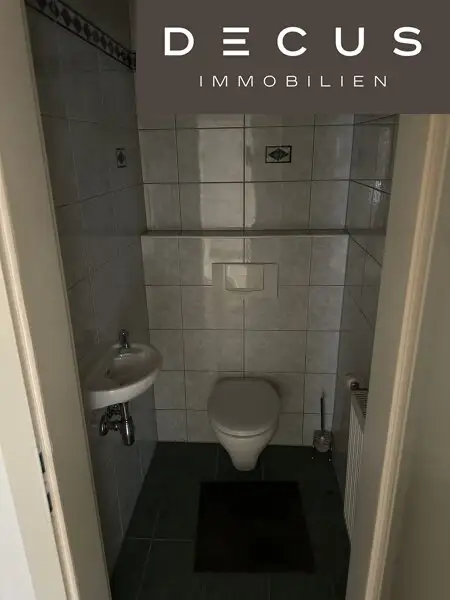 + + + verbindbare Erdgeschossflächen ca. 210 m² + + + SCHLOSS HETZENDORF + + +