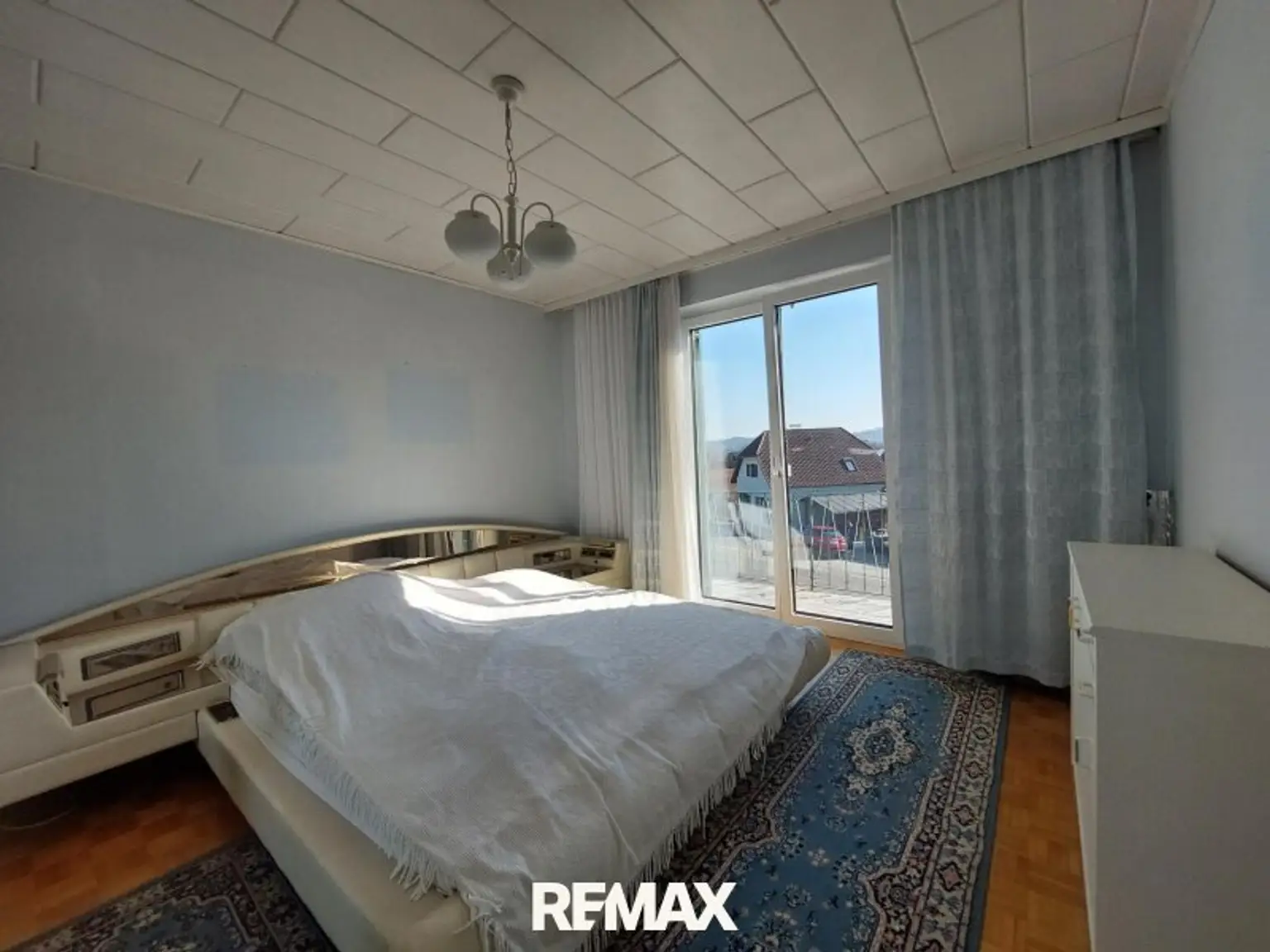 Haus 1 OG Schlafzimmer mit Balkon