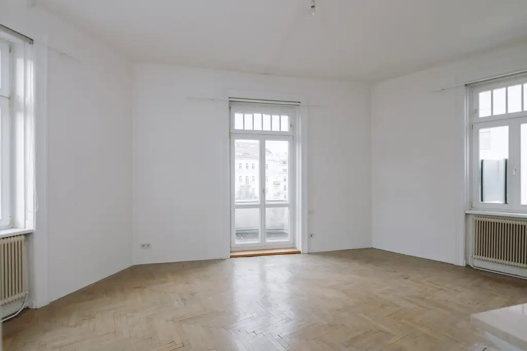 Sanierungsbedürftiges 4 Zimmer Altbau-Juwel mit Balkon in sehr guter zenraler Lage von Döbling!