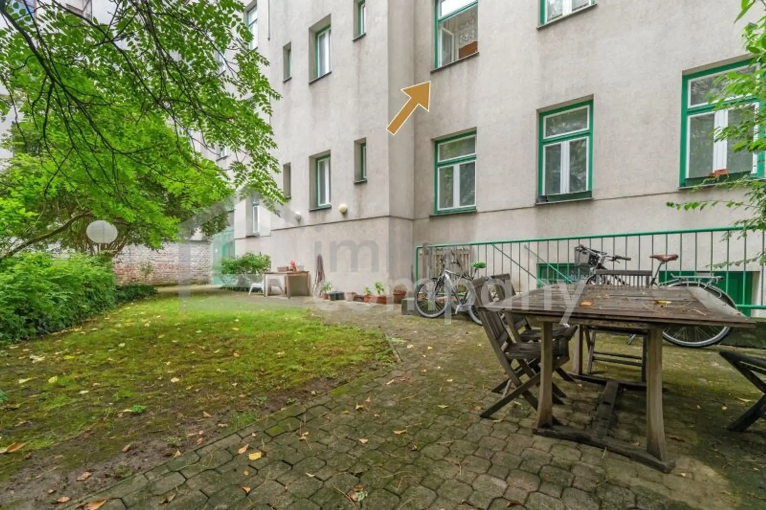 Elegante Altbauwohnung, mit Charakter