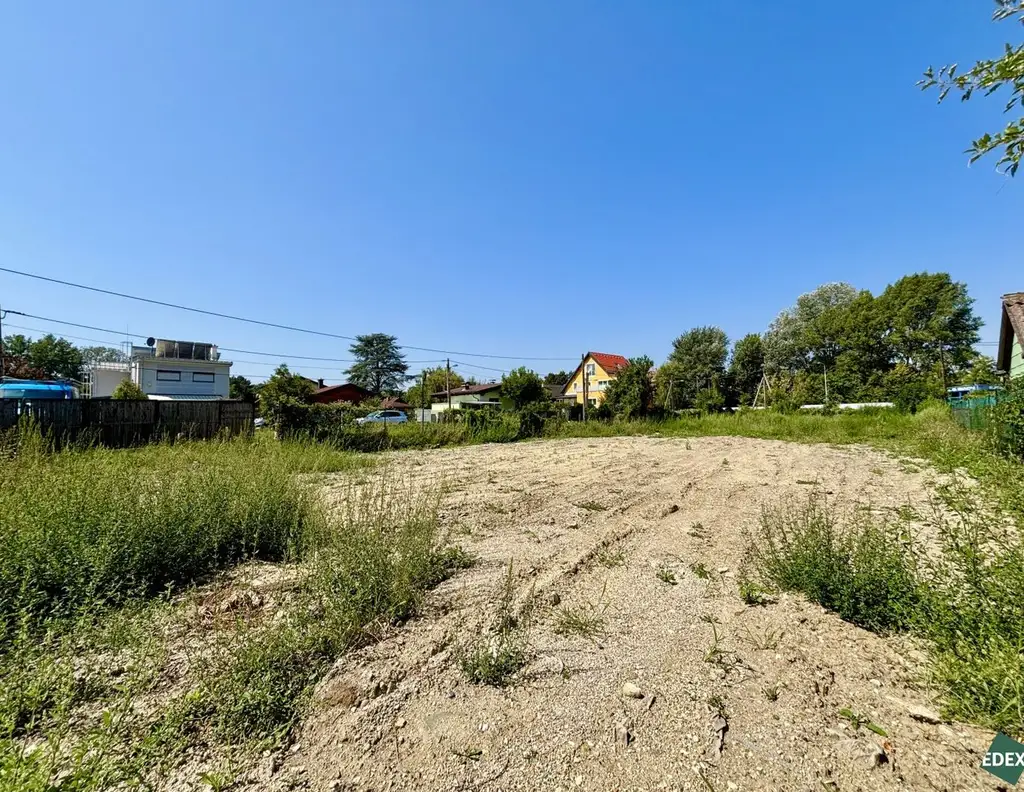 Baugrund in ruhiger Lage - teilbar in 3 attraktive Bauparzellen