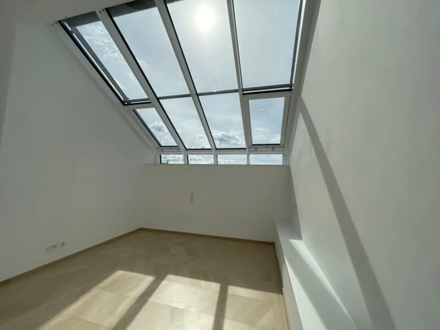 4 Zimmer-Maisonetten-Wohnung mit einer Terrasse und Studio