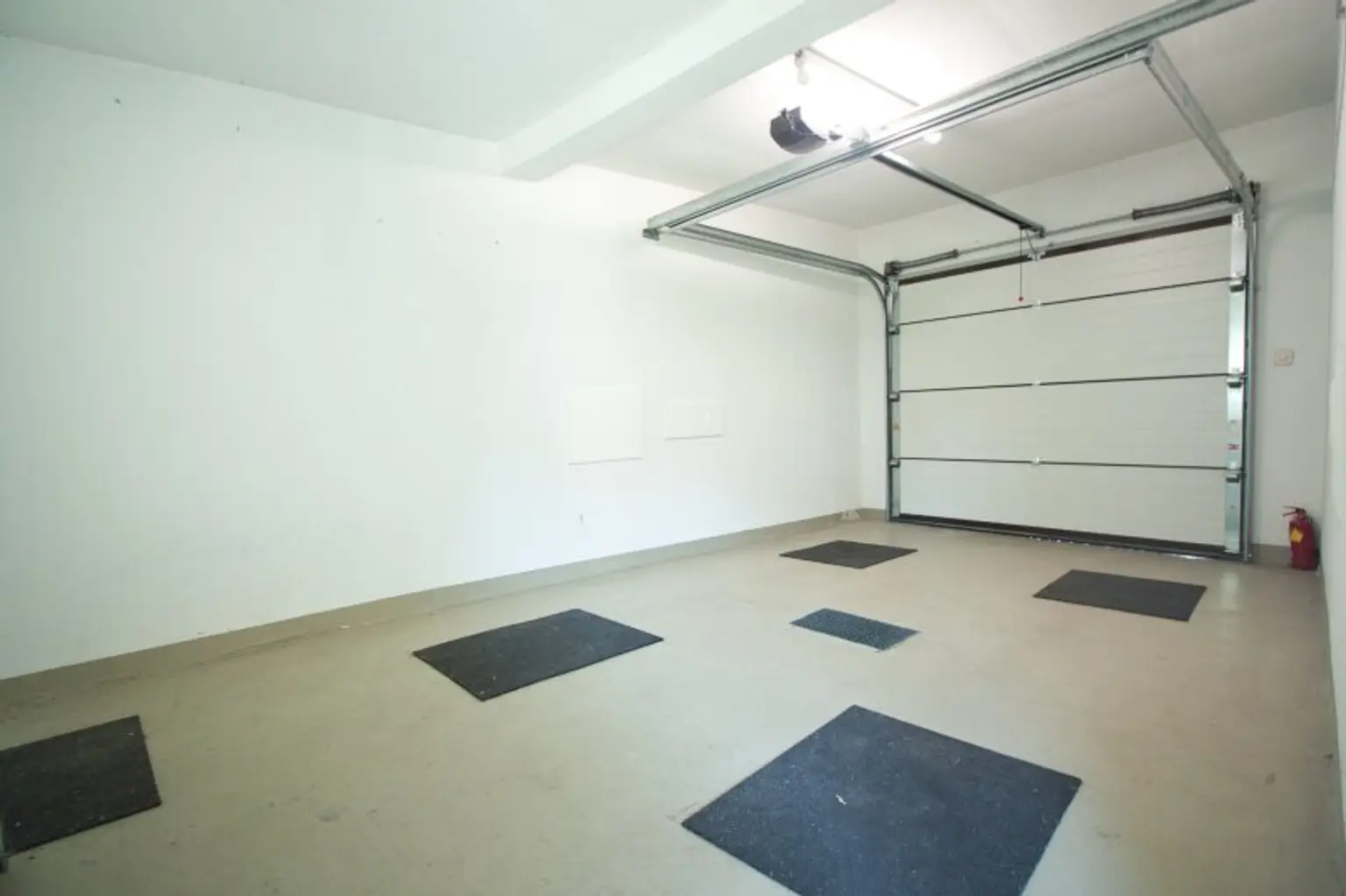 Gepflegtes, charmantes Haus im schönen Fischamend | ca. 122 m² Wohnfläche auf einer Ebene | 5 Zimmer | Garten & Garage