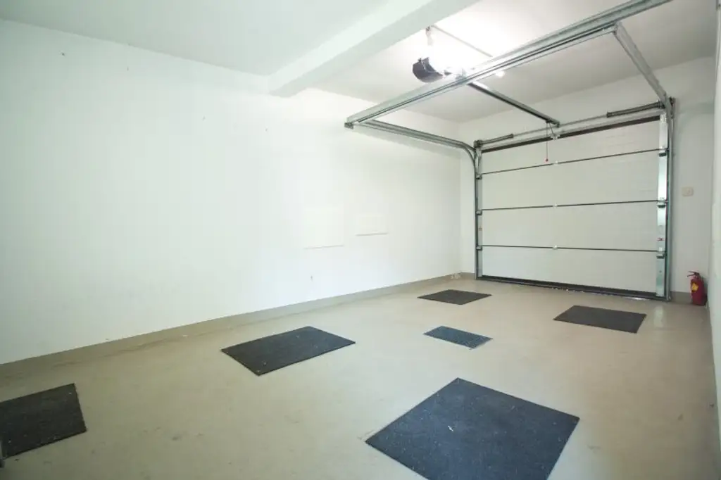 Gepflegtes, charmantes Haus im schönen Fischamend | ca. 122 m² Wohnfläche auf einer Ebene | 5 Zimmer | Garten & Garage