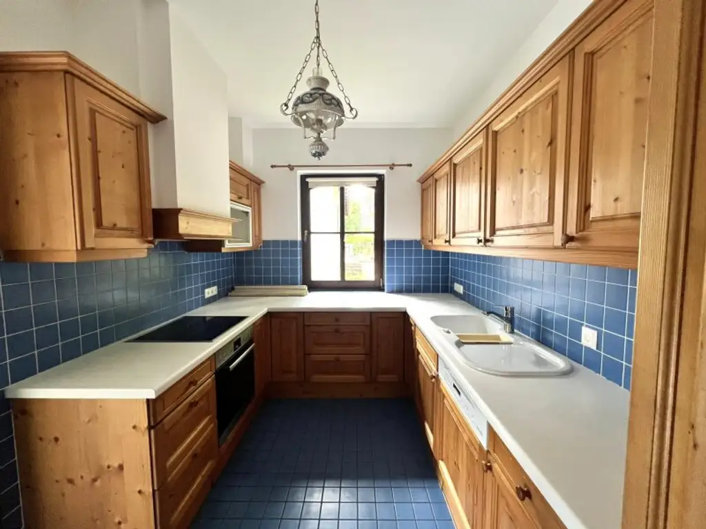 Rarität (!) Großzügige Villa in Badener Bestlage am Mitterberg mit prächtigem Garten - zentrumsnahe (!)
