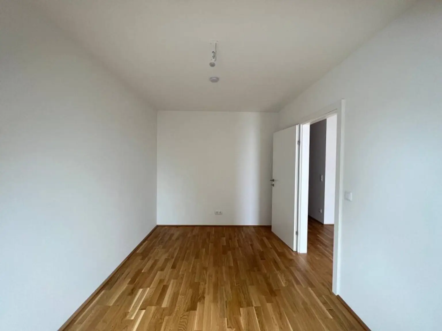 EXKLUSIVES WOHNEN IN RUHIGER LAGE MIT BALKON & GARAGE – IDEAL ZUR ANLAGE