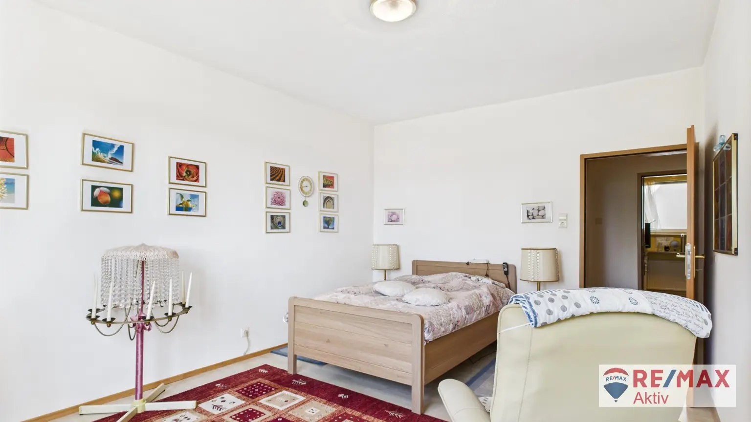 GROSSE GEPFLEGTE WOHNUNG MIT LIFT