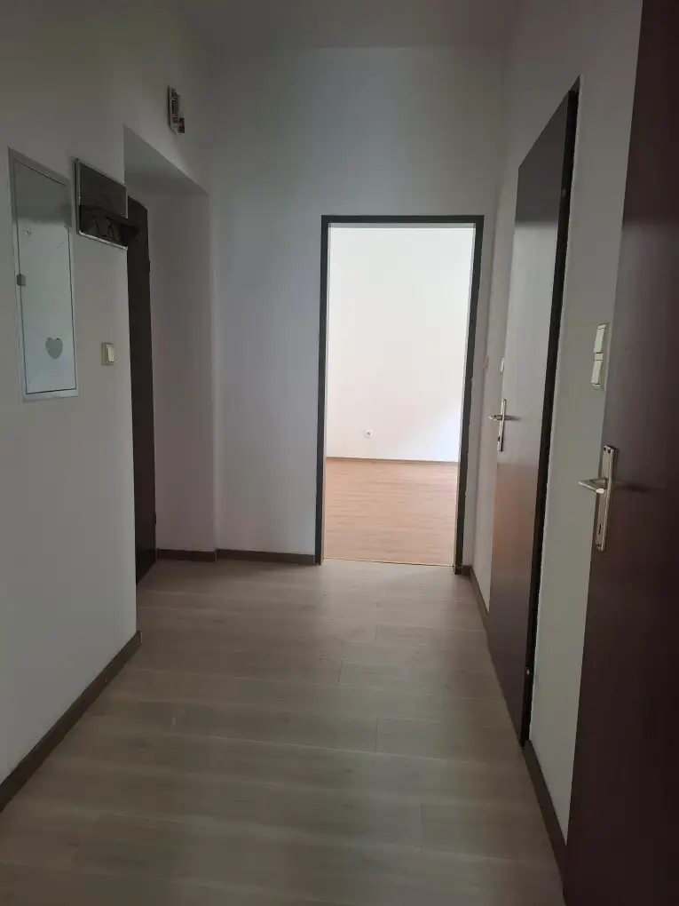 Unmöblierte 2-Zimmer-Altbauwohnung im Halbstock in Thörl nahe Kapfenberg zu mieten !
