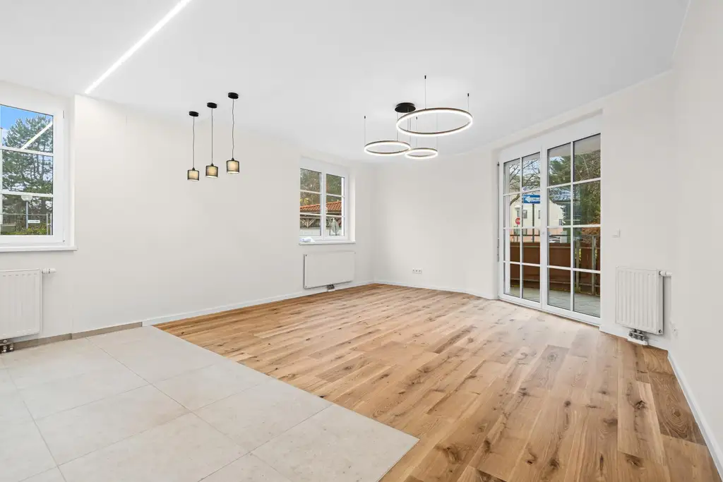 "Helle, Top-renovierte Eigentumswohnung mit Balkon & Garagenplatz – ruhig wohnen, zentral leben"