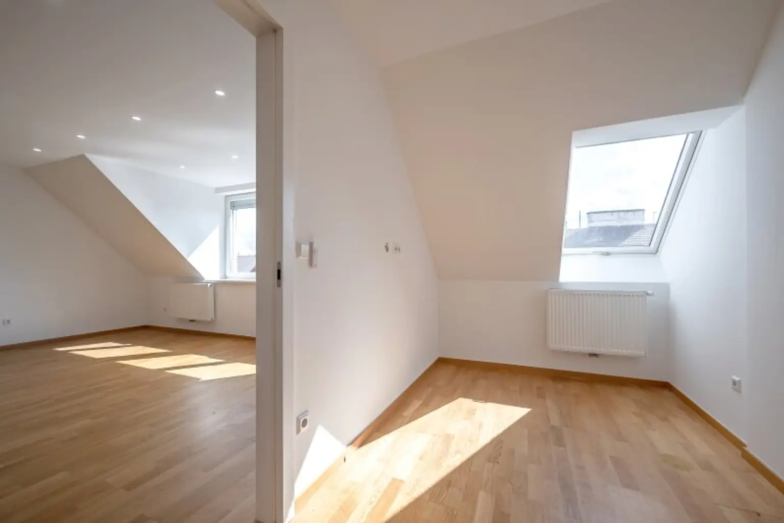 ++NEU++ Stylische Maisonette im Dachgeschoss – 3 Zimmer mit Sonnenterrasse