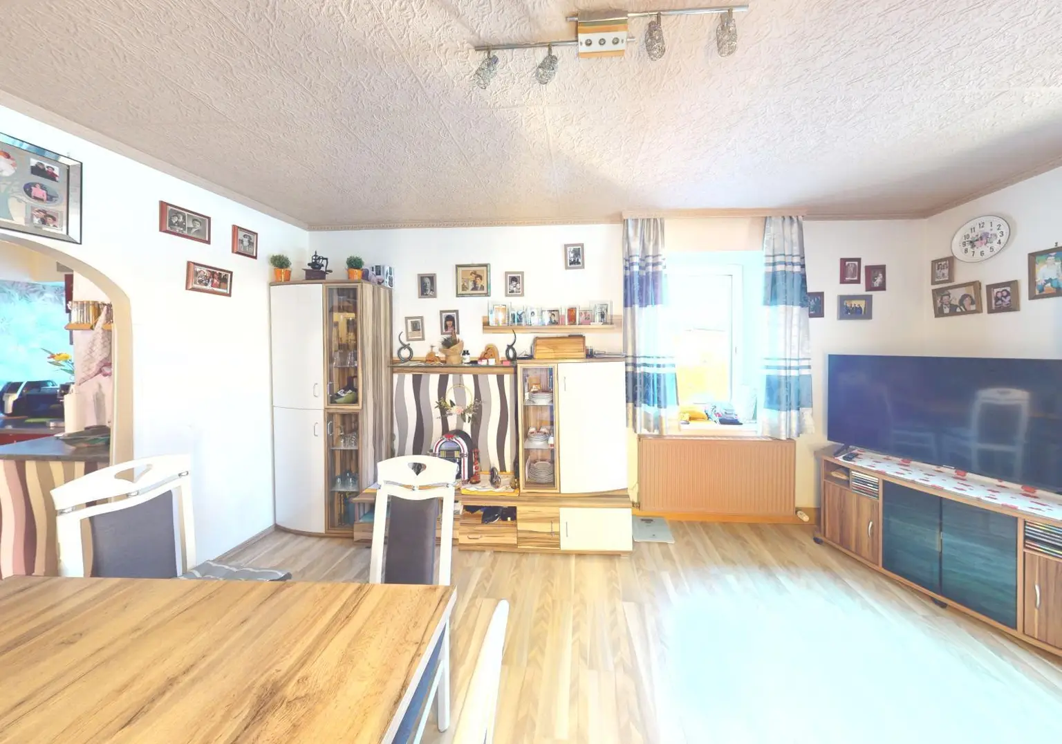 Wohnung -  Innsbruck - Ess-Wohnzimmer