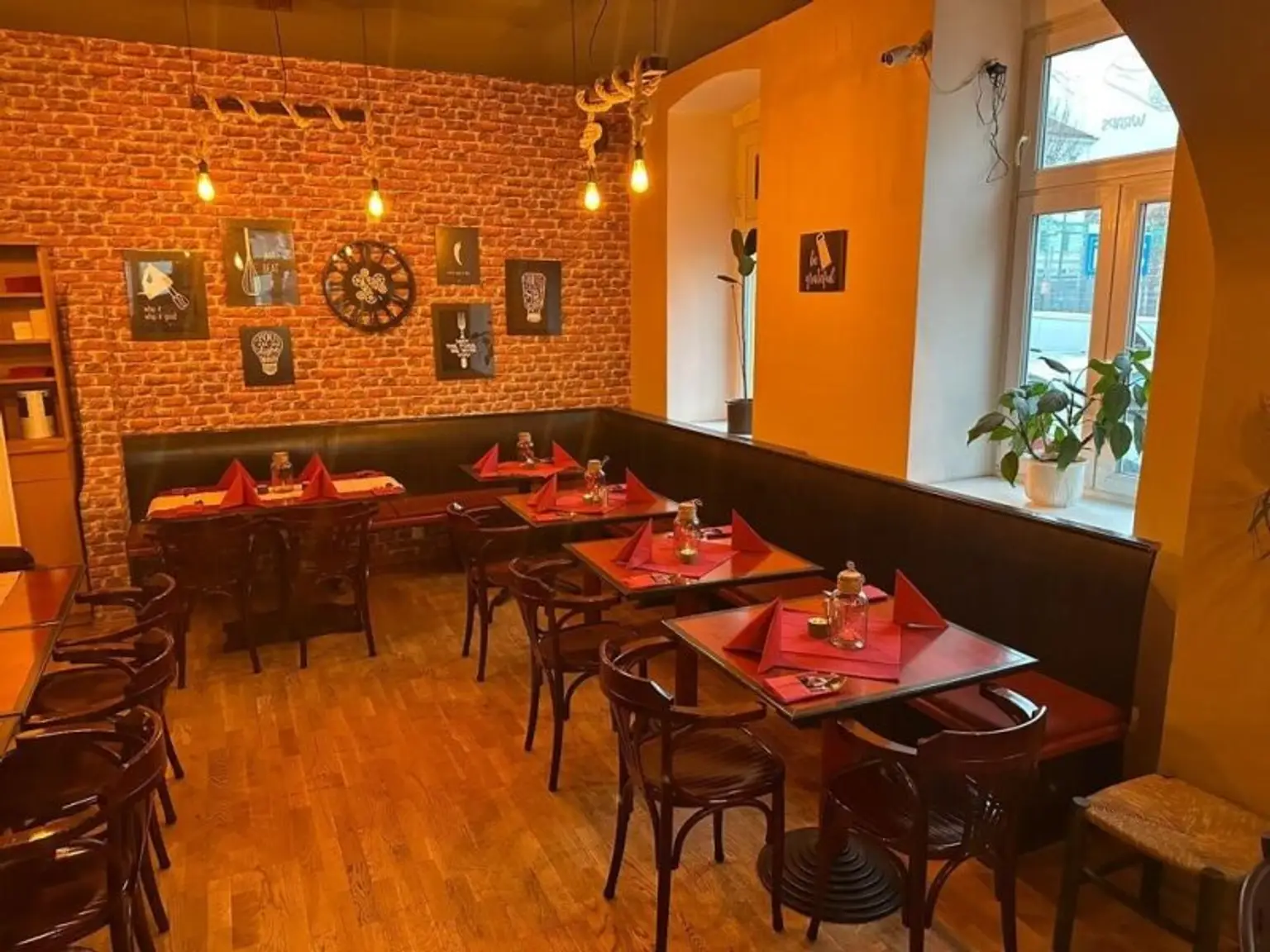 Umsatzstarke Pizzeria abzugeben !