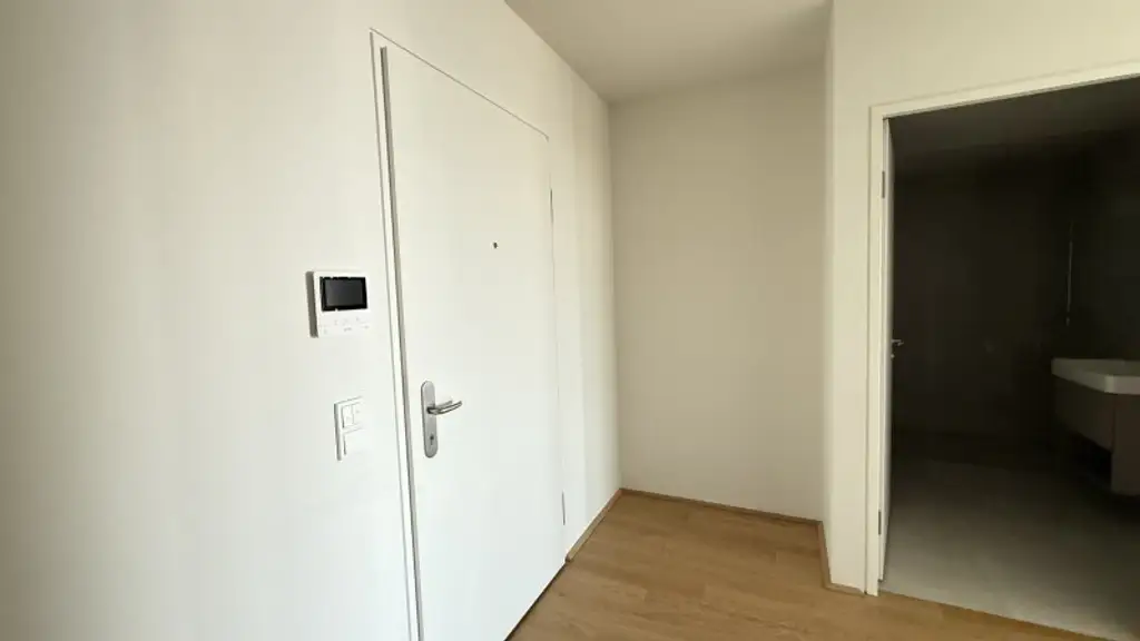 UNBEFRISTETE 2-Zimmer Neubauwohnung mit Freifläche + Extras im Haus