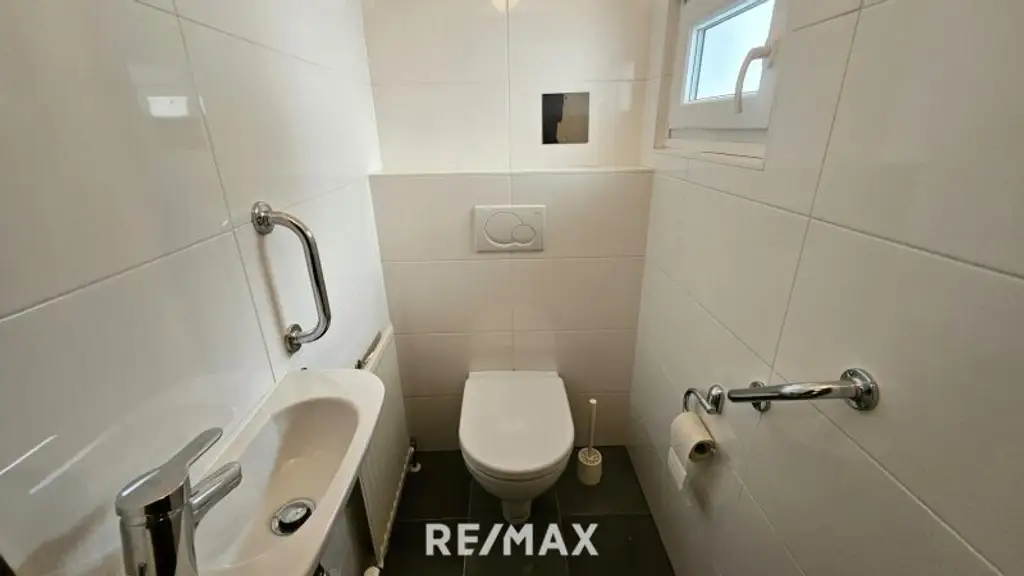 TOP LAGE SUCHT NEUEN GLANZ! Sanierungsbedürftige 2 Zimmer Wohnung