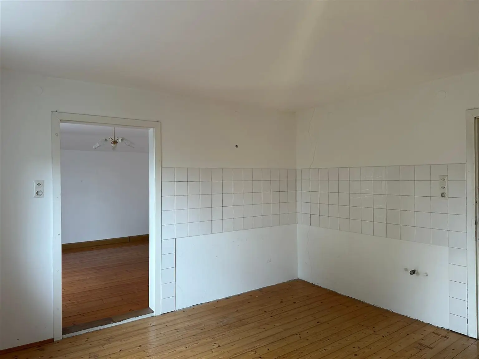Einfamilienhaus mit Nebengebäuden