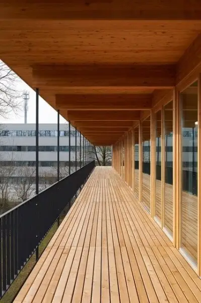 Das Traumbüro - komplette, oberste Etage, riesiger Balkon, tolle Architektur, Parkplätze