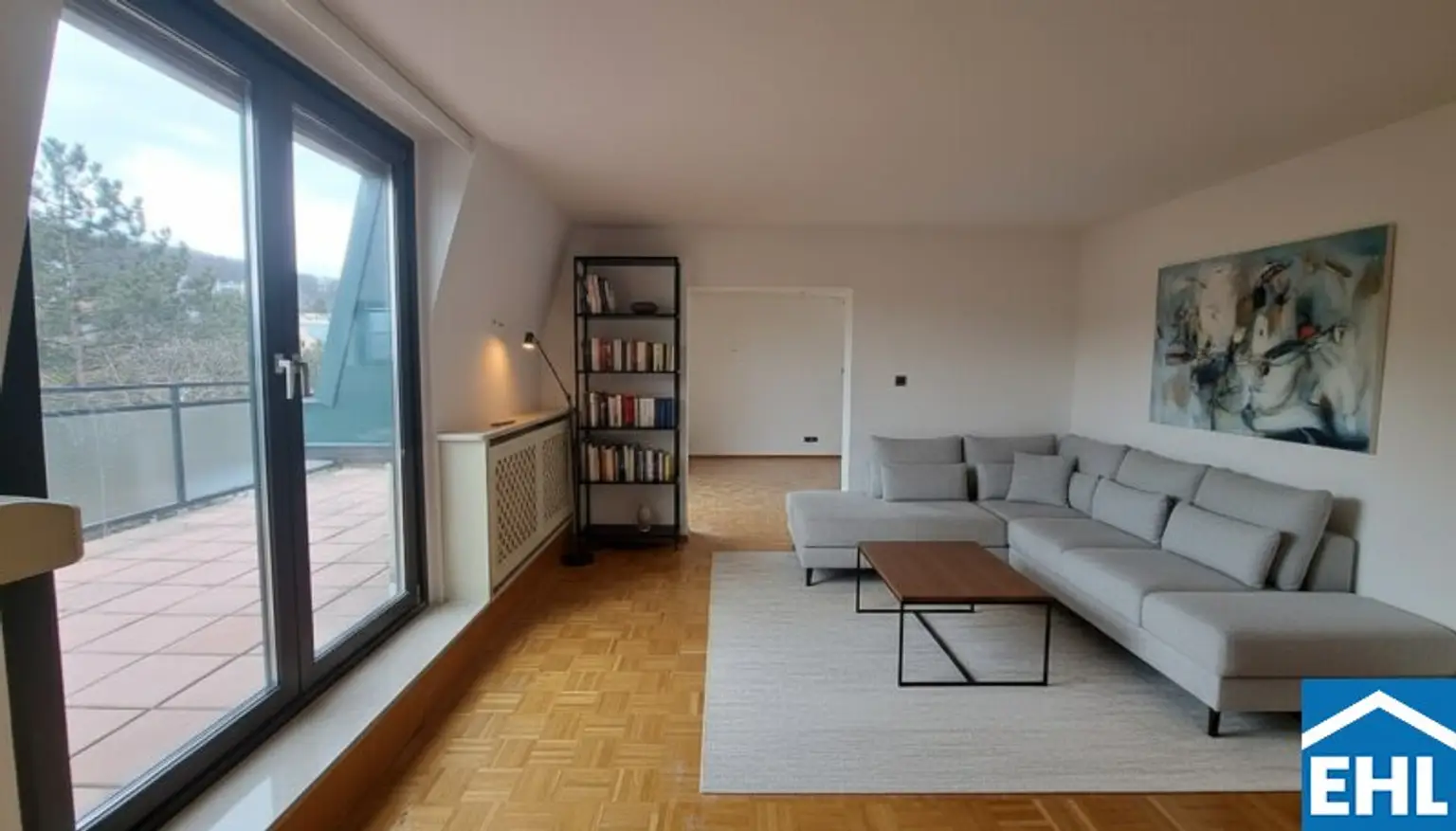 4-Zimmer Terrassen-Wohnung mit viel Potenzial!