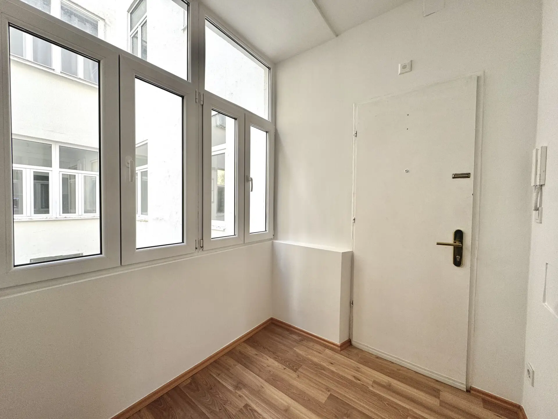 20251118_105920418_iOS