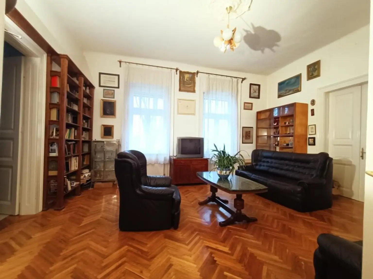 23. Wohnzimmer