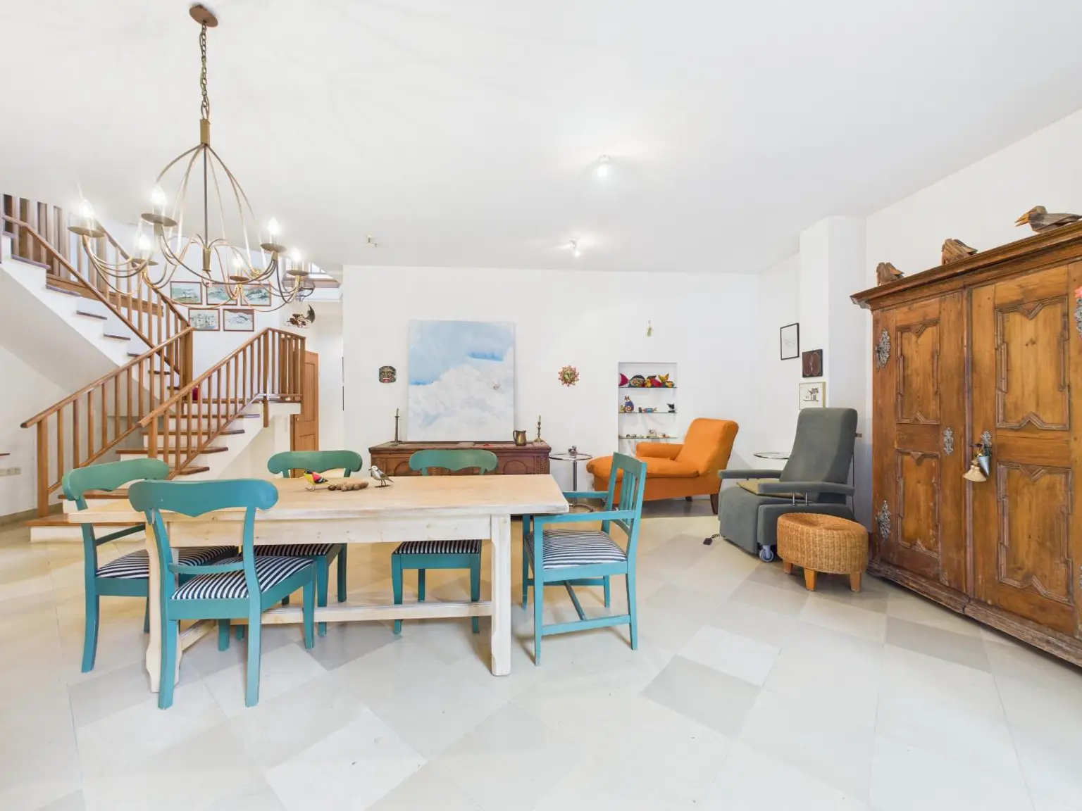 1. Top 5 Wohnhaus/Wohnzimmer/Essbereich