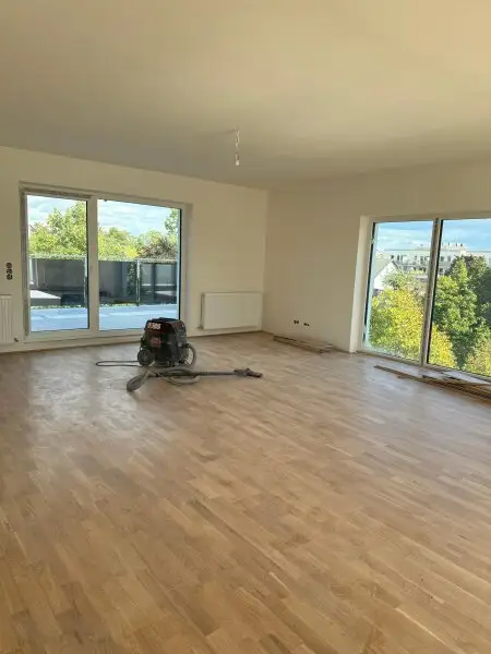 Exklusive, lichtdurchflutete Wohnung mit 2 Terrassen!