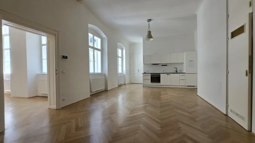 Traumhafte 2-Zimmer-Altbauwohnung in super zentraler Innenstadtlage