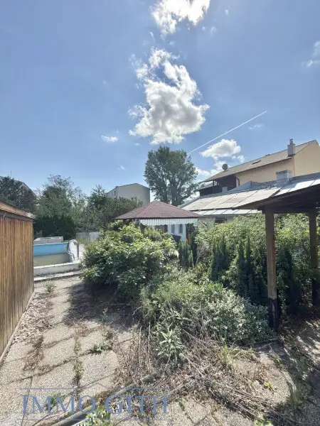 RUHIGE SACKGASSENLAGE MIT POTENZIAL – 652 M² GRUNDSTÜCK MIT EINFAMILIENHAUS, POOL & EINREICHPLAN IN GUNTRAMSDORF ZU KAUFEN!