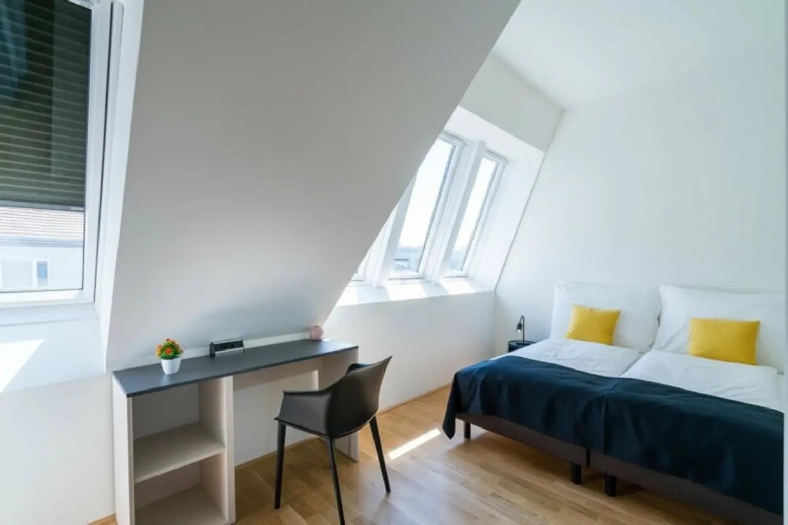 Traumhafte DG-Wohnung mit Terrasse