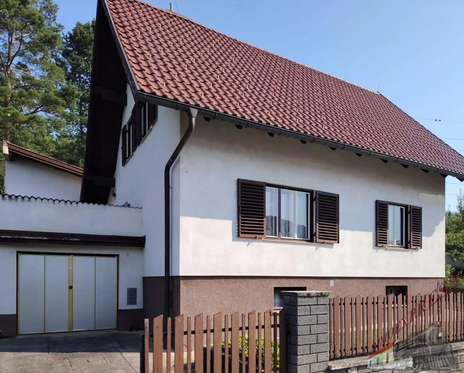 Einfamilienhaus mit großem Grundstück (2 Parzellen) wartet auf Sie!