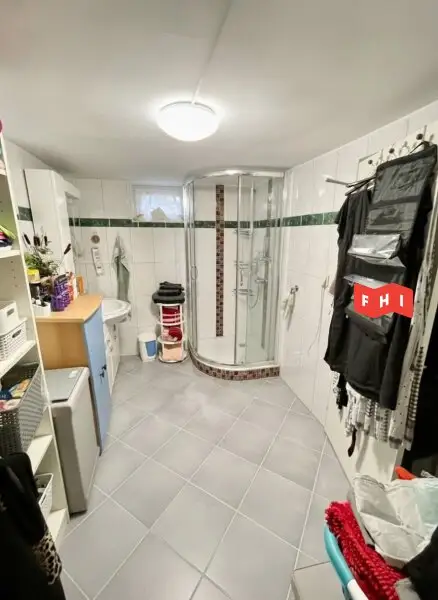 Erweiterbares 4 Zimmer Einfamilienhaus mit Garage, Pool & Gartenhaus