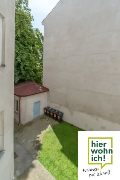 Sanierungsbedürftig helle 2 Zi Altbauwohnung im Karmeliterviertel