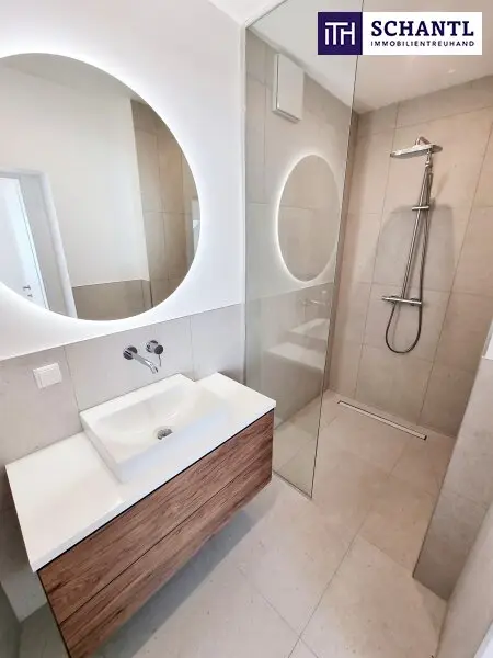 WOW! Stylischer Wohntraum im Dachgeschoss! Frisch saniert + Ruhelage + Traumhaftes Altbauhaus + Hofseitige Terrasse + U-Bahn ums Eck + Beste Infrastruktur und Anbindung!