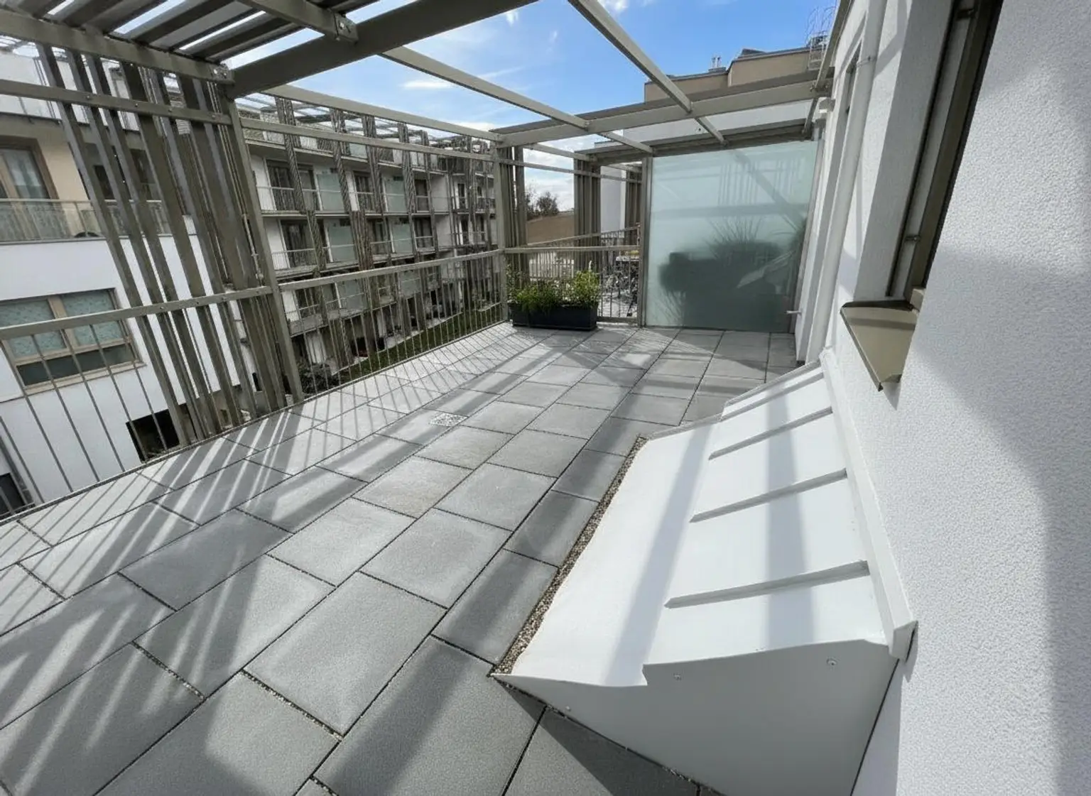 Terrasse Süd-West Seite
