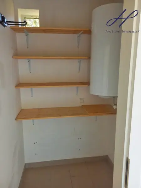 sonnige kleine Wohnung mit Garten