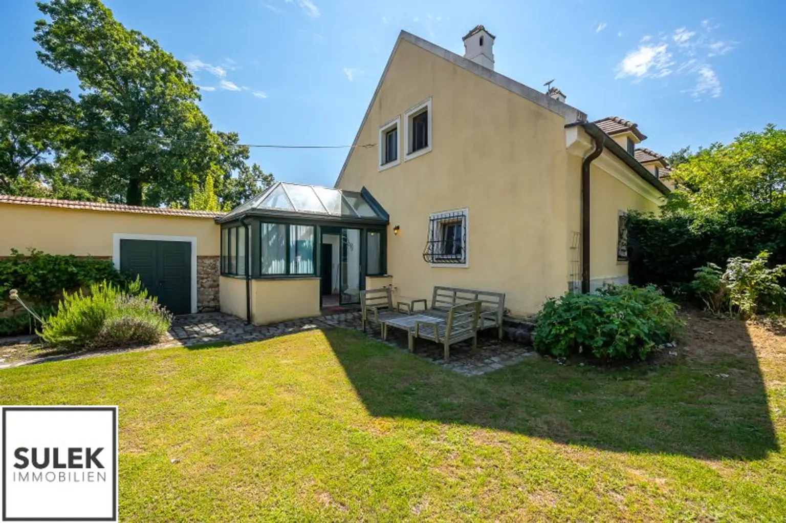 charmantes Einfamilienhaus mit dazugehöriger Einliegerwohnung in Petronell - ab 1.11.2025