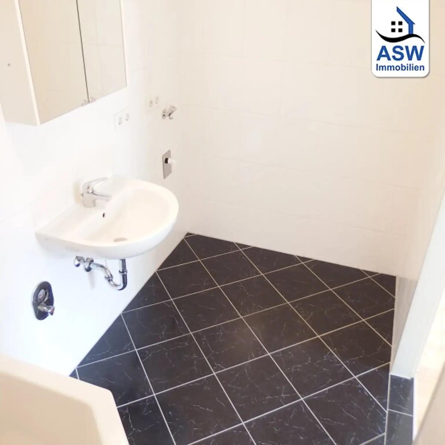 Schöne 2-Zimmerwohnung mit Balkon unweit der U4 (befristet vermietet)