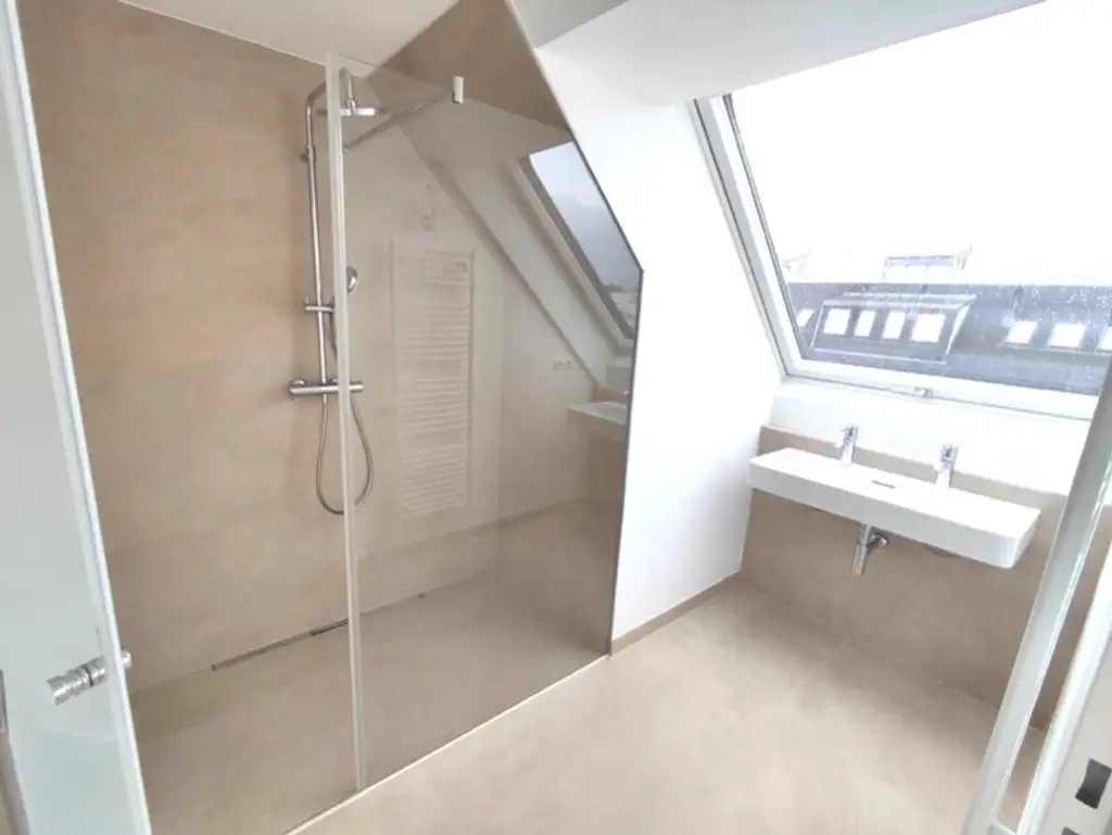 Modern wohnen in Meidling! DG-3-Zimmer-Erstbezug mit Sonnenterrasse - Top71